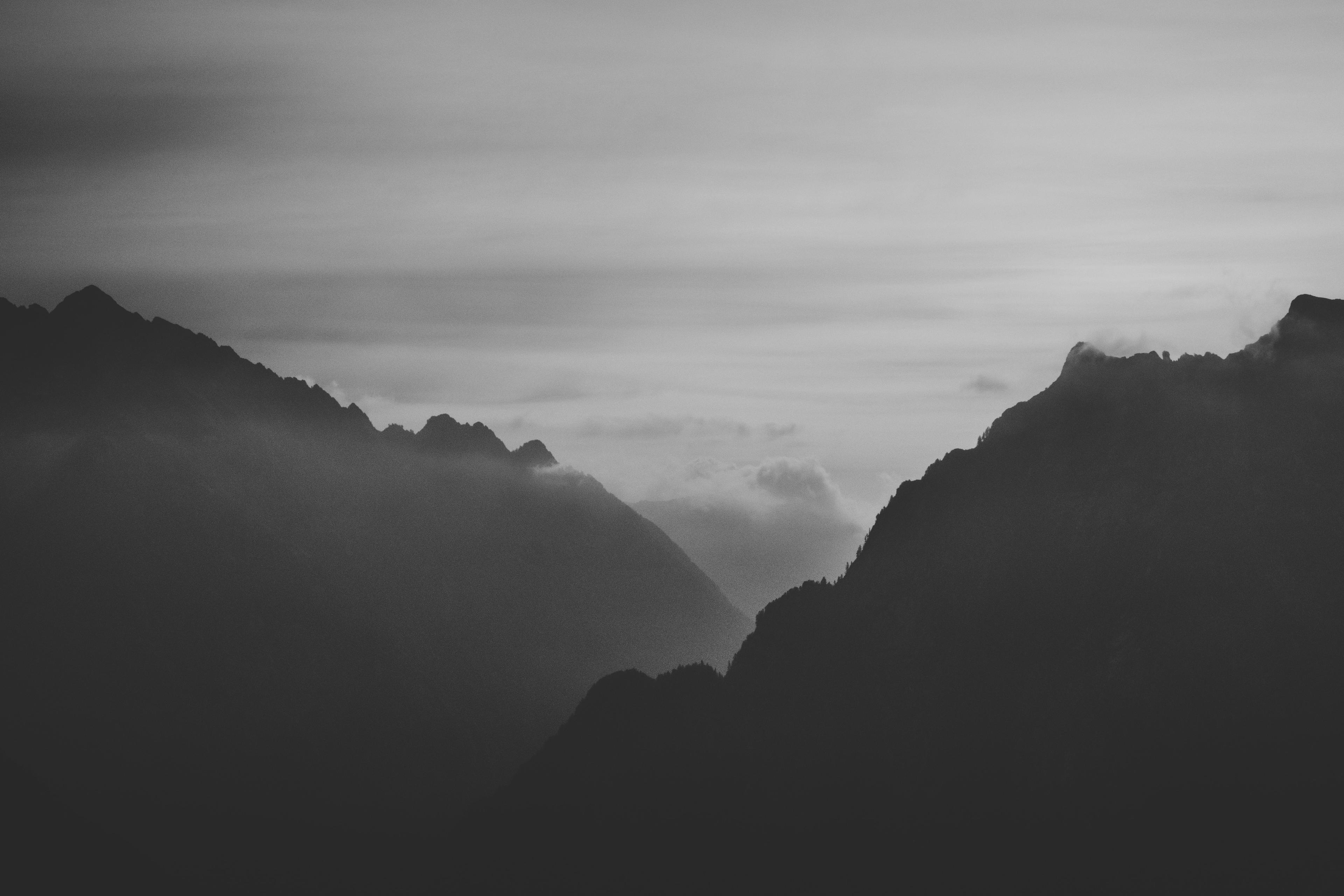 Image of mountains in monochrome by Fabrizio Conti